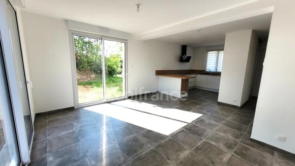 Maison à vendre de 2023. 5 pièces PLEUVEN (29) avec 4 chs Terrain 474 m2