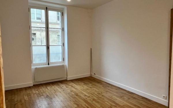 Appartement à louer    3 pièces • 45,15 m2 Versailles
