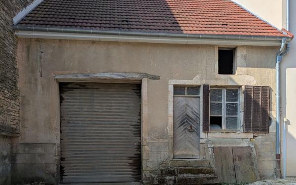 Maison à vendre    1 pièce •  Cirey-lès-Mareilles