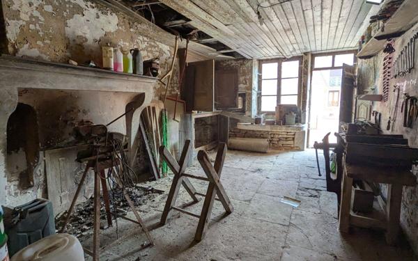 Maison à vendre    1 pièce •  Cirey-lès-Mareilles