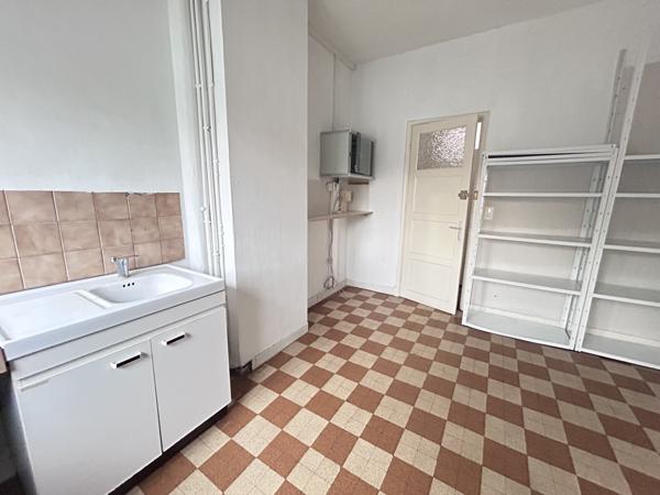 Local professionnel 66 m²