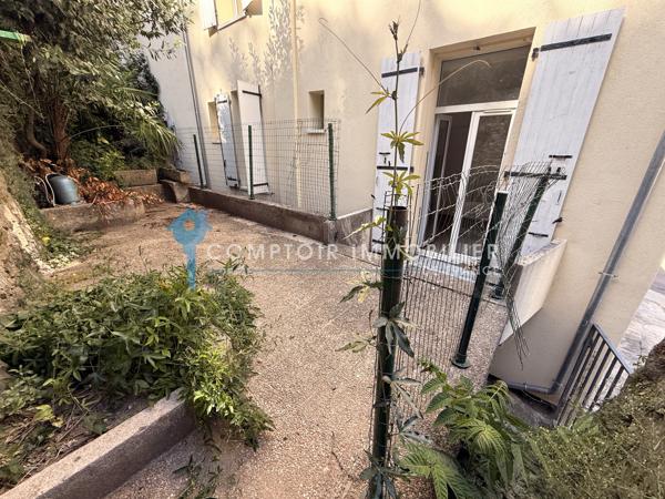 Studio
                                                                                                                                                                                                                                                                                                                        1 pièce(s)                                                                                                                                                                                                                                                                                                                              18  m²
