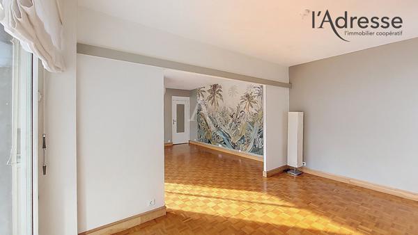 PUTEAUX/ Boieldieu - Appartement 5 pièces 121m² avec cave, parking boxé et balcon