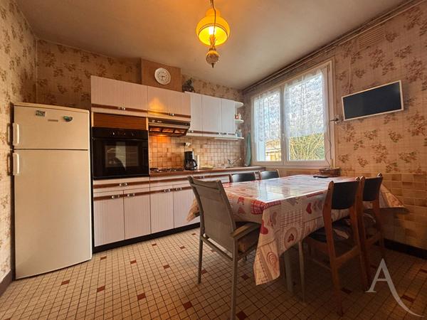 Ensemble de deux maisons à Bourges avec terrain et dépendances !