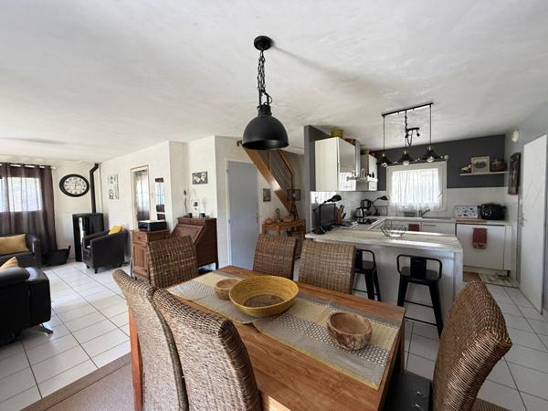 Maison 5 pièce(s) 90 m2 centre bourg St-Philibert 56470