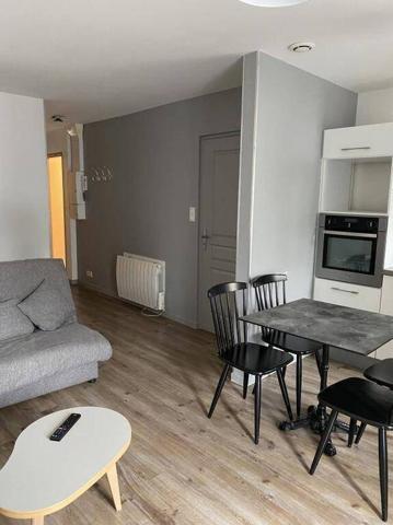 MONTBRISON - F2 meublé en centre ville