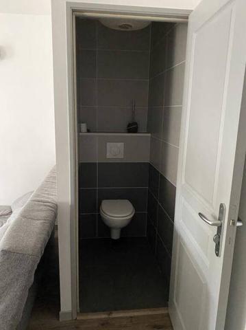 MONTBRISON - F2 meublé en centre ville