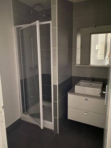 MONTBRISON - F2 meublé en centre ville