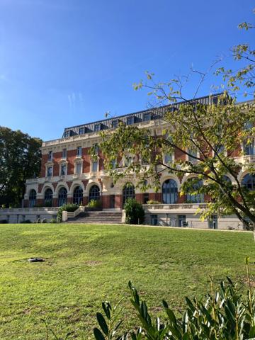 Appartement 5 pièce(s) 91 m2 €880 000 ** - Référence 4557