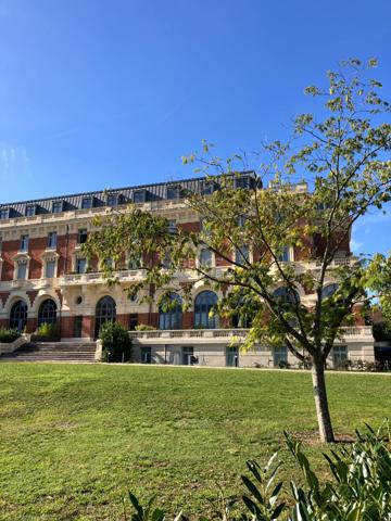 Appartement 5 pièce(s) 91 m2 €880 000 ** - Référence 4557