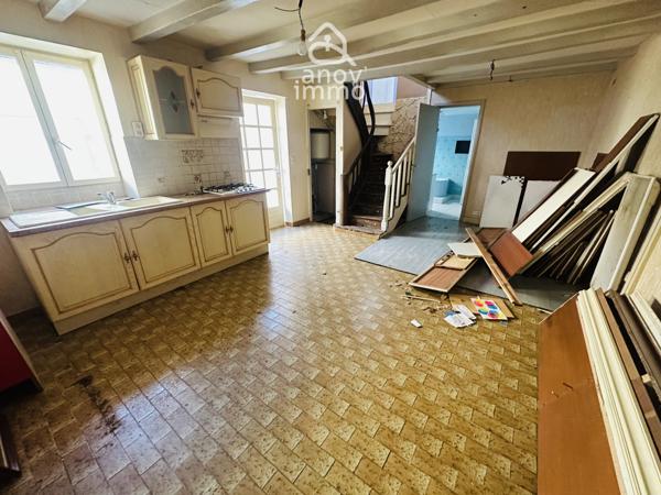 Maison
                                                                                                                                                                                                                                                                                                                        5 pièce(s)                                                                                                                                                                                                          2 chambre(s)                                                                                                                                                                                                          67.4  m²