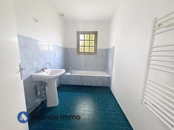 À vendre - Maison individuelle, 5 pièces située à Montlouis-sur-Loire (37270)