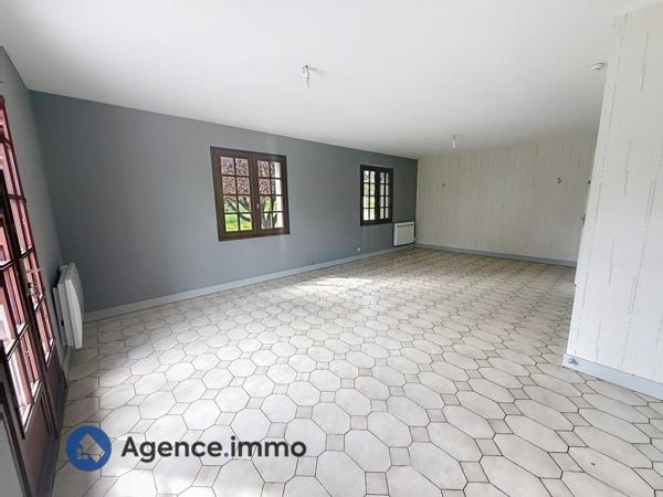 À vendre - Maison individuelle, 5 pièces située à Montlouis-sur-Loire (37270)