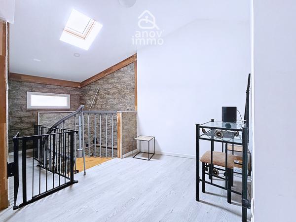 Maison
                                                                                                                                                                                                                                                                                                                        3 pièce(s)                                                                                                                                                                                                          2 chambre(s)                                                                                                                                                                                                          80  m²