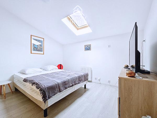 Maison
                                                                                                                                                                                                                                                                                                                        3 pièce(s)                                                                                                                                                                                                          2 chambre(s)                                                                                                                                                                                                          80  m²