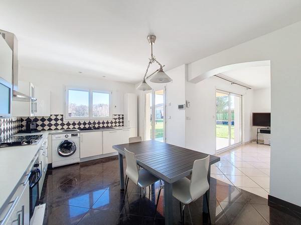 À vendre - Maison individuelle, 5 pièces située à Charvieu-Chavagneux (38230)