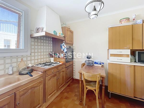 Bastide provencale - 8 pièces, 6 chambres, jardin, garage, hangar 230m2