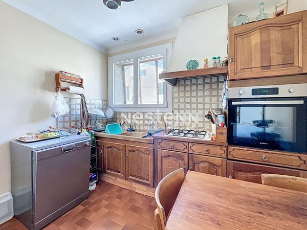 Bastide provencale - 8 pièces, 6 chambres, jardin, garage, hangar 230m2