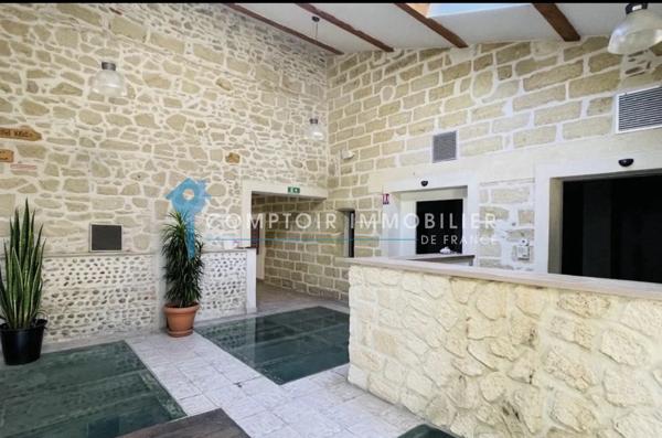 Propriete
                                                                                                                                                                                                                                                                                                                        15 pièce(s)                                                                                                                                                                                                          7 chambre(s)                                                                                                                                                                                                          550  m²