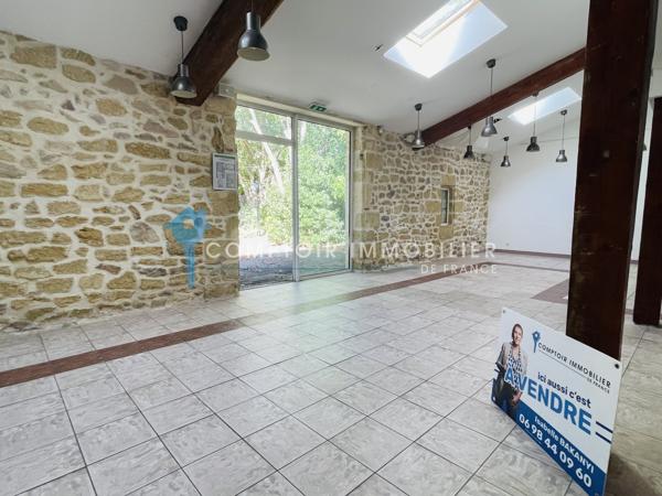 Propriete
                                                                                                                                                                                                                                                                                                                        15 pièce(s)                                                                                                                                                                                                          7 chambre(s)                                                                                                                                                                                                          550  m²