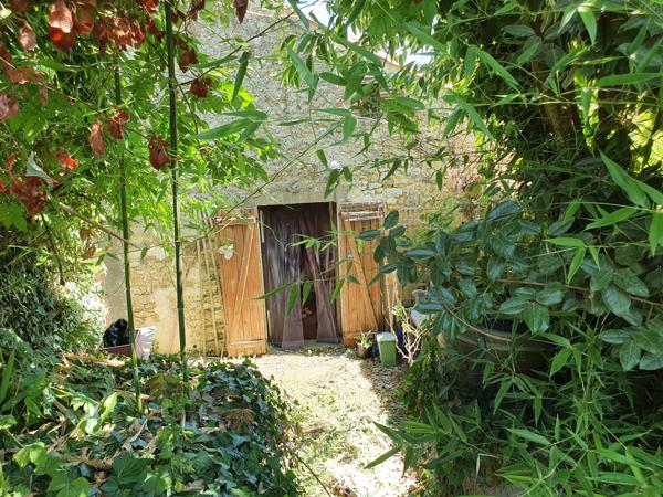 Boivre-la-vallée (86470) Maison de village avec jardinet