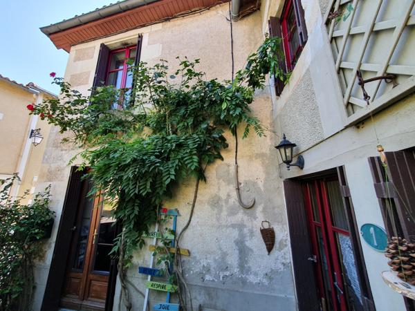 Boivre-la-vallée (86470) Maison de village avec jardinet