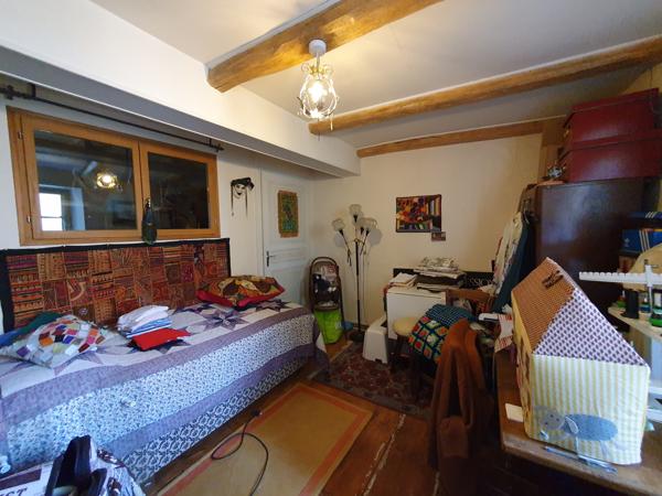 Boivre-la-vallée (86470) Maison de village avec jardinet