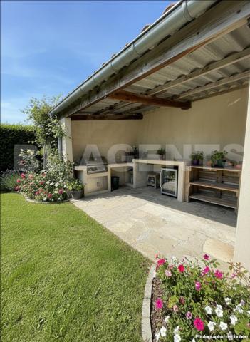 VILLA - VILLE DI PIETRABUGNO - 220 M² - TERRAIN 1070 M²