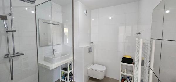 SOLENZARA (20) Appartement à vendre 3 pièces de 68m². avec terrasse de 31m². RÉSIDENCE PIEDS DANS L'EAU