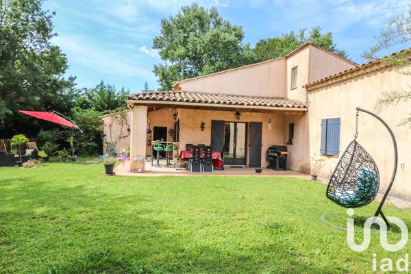 Maison traditionnelle 6 pièces de 115 m² à Fox-Amphoux (83670)