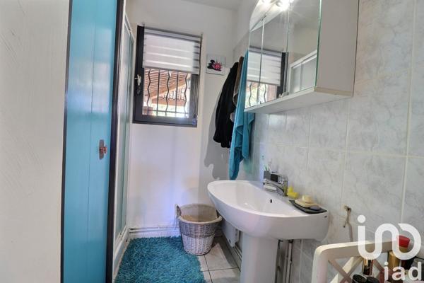 Maison traditionnelle 6 pièces de 115 m² à Fox-Amphoux (83670)