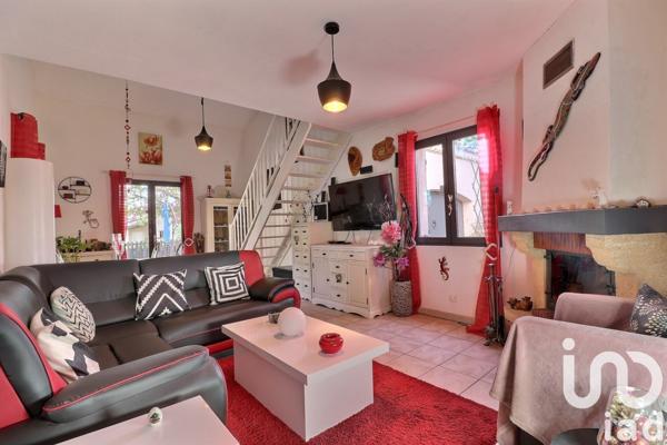 Maison traditionnelle 6 pièces de 115 m² à Fox-Amphoux (83670)