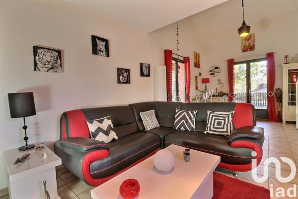 Maison traditionnelle 6 pièces de 115 m² à Fox-Amphoux (83670)