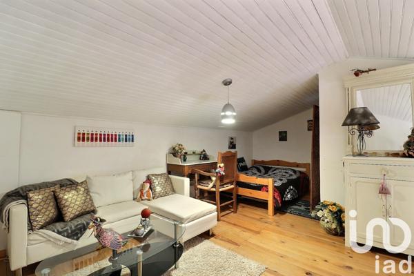 Maison traditionnelle 6 pièces de 115 m² à Fox-Amphoux (83670)