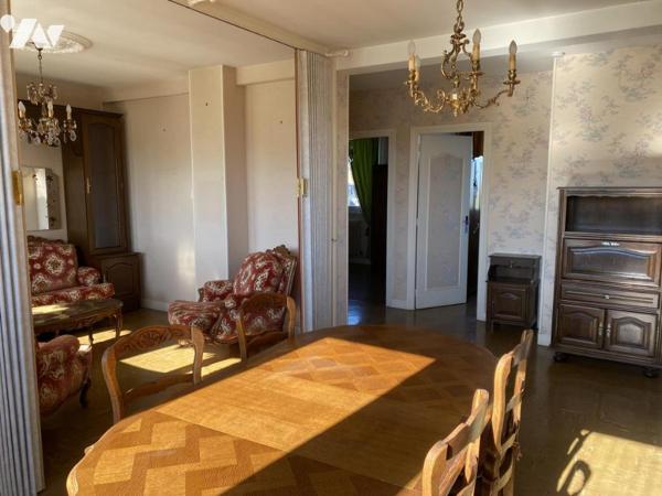 CENTRE-VILLE UN APPARTEMENT 4 PP AVEC CAVES - GRENIER ET GARAGE