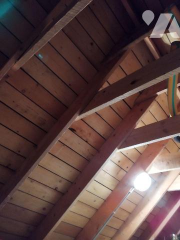 Maison de plain pied de 2015 comprenant une cuisine aménagée et équipée ouverte sur salle/salon...