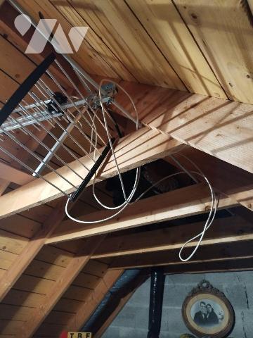 Maison de plain pied de 2015 comprenant une cuisine aménagée et équipée ouverte sur salle/salon...