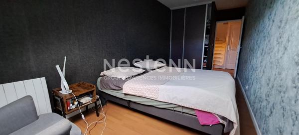 Triplex de 3 chambres avec une terrasse et 2 places de parking à Etampes, à 1km du RER C (TER direct Paris Austeriltz en 30 minutes)