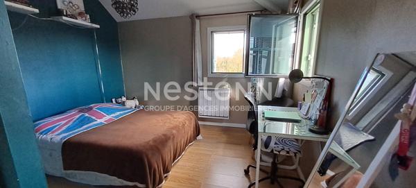 Triplex de 3 chambres avec une terrasse et 2 places de parking à Etampes, à 1km du RER C (TER direct Paris Austeriltz en 30 minutes)