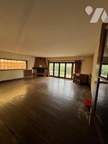 HESDIN, Maison d'habitation - Ensemble immobilier se composant de 3 logements :
Une maison à us...