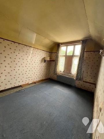 HESDIN, Maison d'habitation - Ensemble immobilier se composant de 3 logements :
Une maison à us...