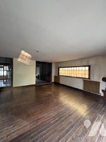 HESDIN, Maison d'habitation - Ensemble immobilier se composant de 3 logements :
Une maison à us...