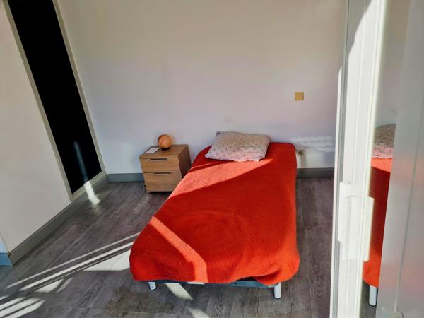 Cendras (30480) Joli studio 21m² meublé exposé sud avec vue montagne au 1er étage d'une petite résidence au calme