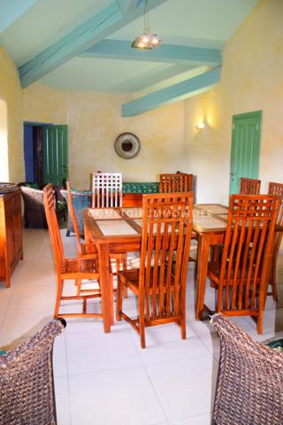 Château
                                                                                                                                                                                                                                                                                                                        73 pièce(s)                                                                                                                                                                                                          37 chambre(s)                                                                                                                                                                                                          1823  m²