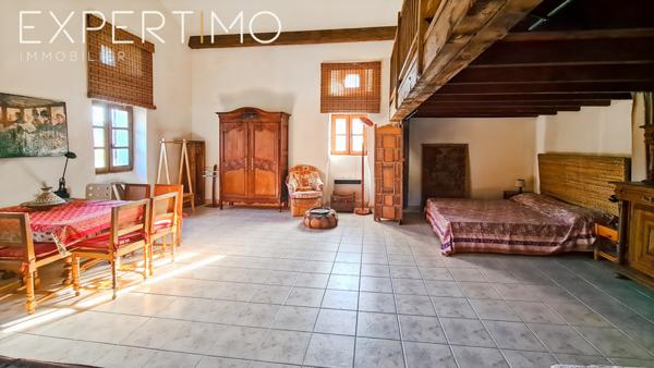 Lasalle (30460) Maison de 307 m² habitables - 10 pièces - piscine - terrain de 10 000 m²