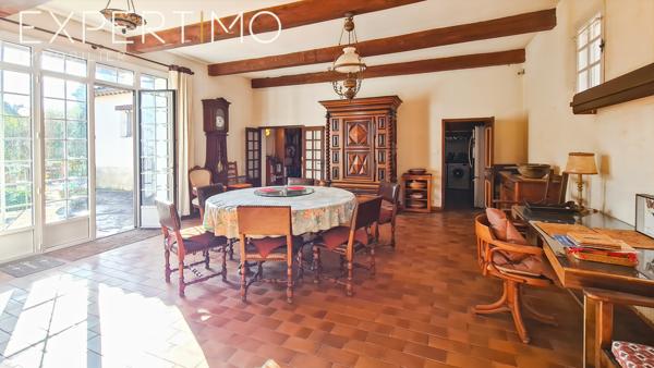 Lasalle (30460) Maison de 307 m² habitables - 10 pièces - piscine - terrain de 10 000 m²