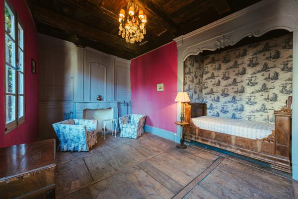 Conques (12320) Conques en Rouergue, plus beau village du monde, superbe maison à colombages, jardin arboré 1000m²