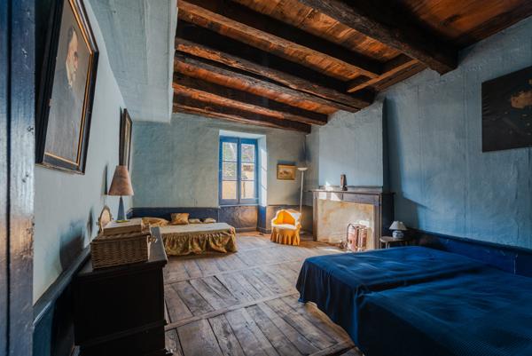 Conques (12320) Conques en Rouergue, plus beau village du monde, superbe maison à colombages, jardin arboré 1000m²