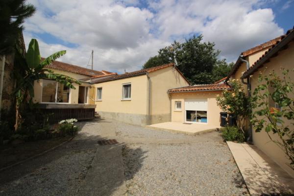 Maison Saint Genest D Ambiere 9 pièce(s) 150.70 m2