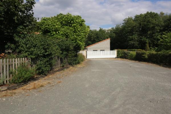 Maison Saint Genest D Ambiere 9 pièce(s) 150.70 m2